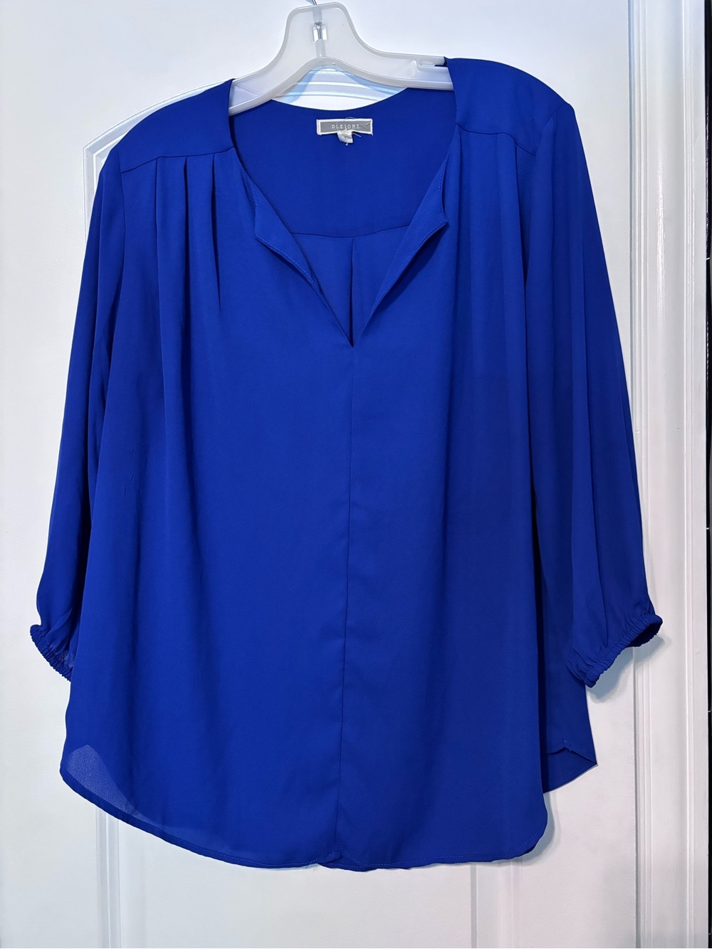 100% polyester Pleione Cobalt Blue Split V-Neck Blouse Size Large